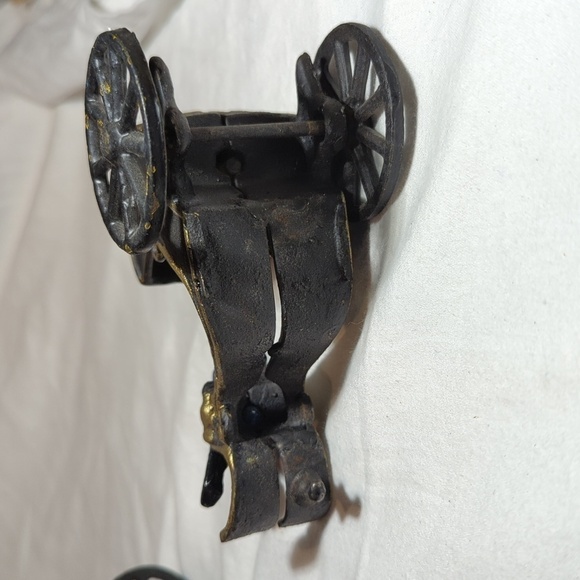 Vintage Cast Iron Horse Drawn Carriage with Driver and Rider - Picture 12 of 12